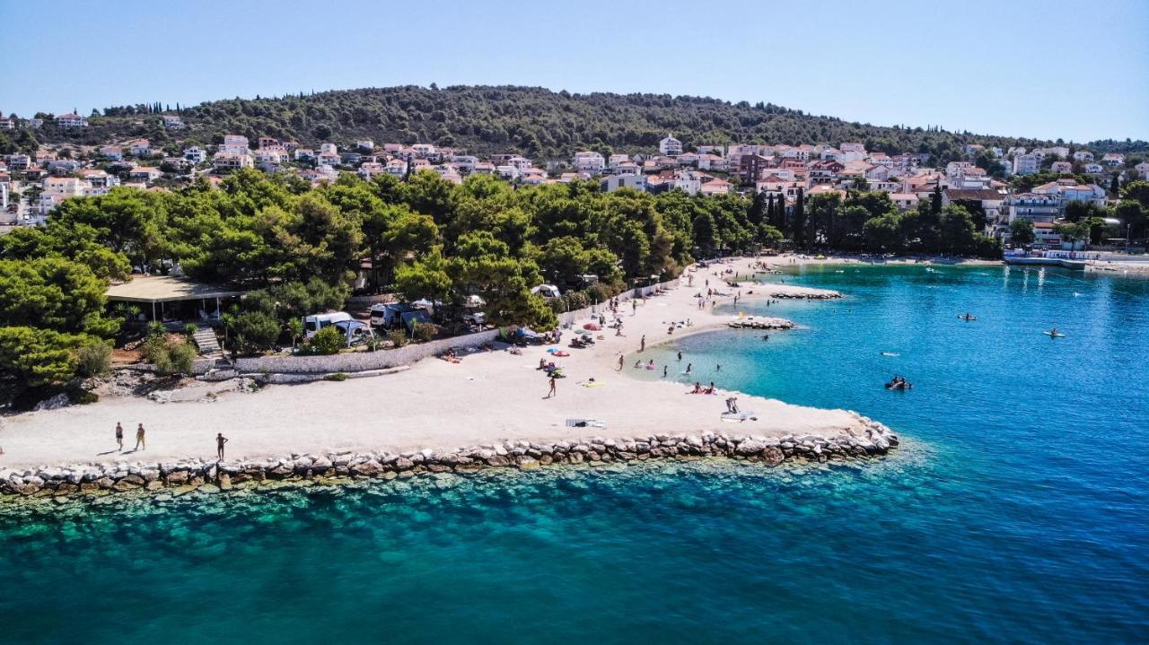 Kamp Rozac Hotel Trogir Exterior photo